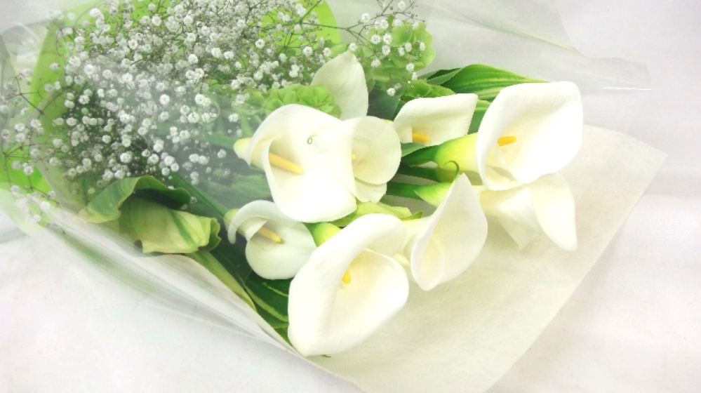 白カラーのお供え花束